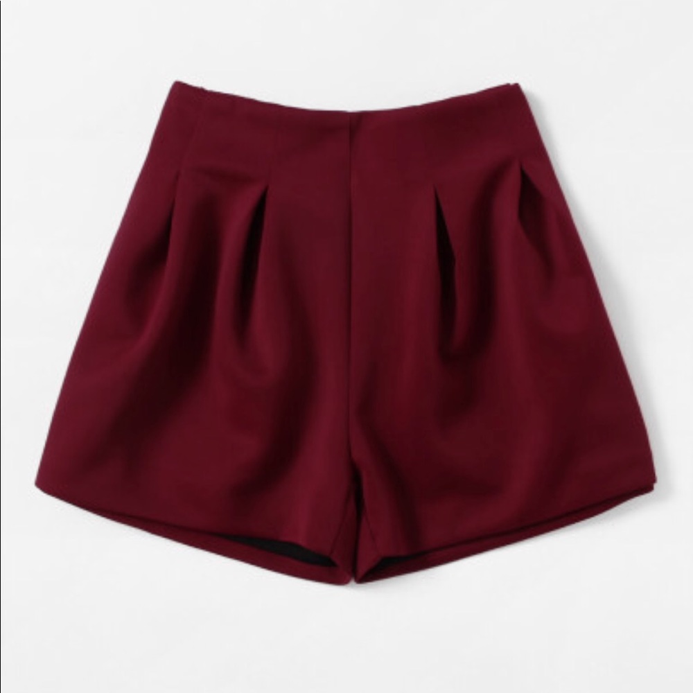Burgundy Zip Up Pleated Shorts